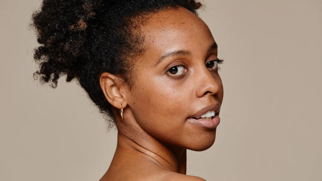 Peaux mates et sensibles : pourquoi le clean skincare change vraiment la donne - Ethnilink